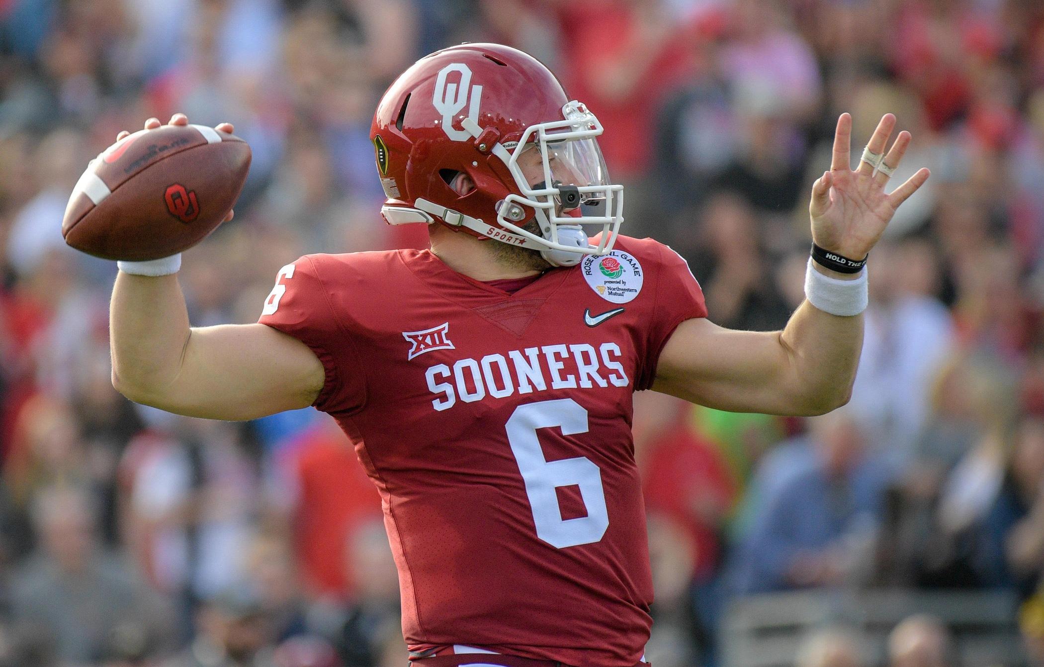 Baker Mayfield prepares to pass at the 2018 Rose Bowl against Georgia.