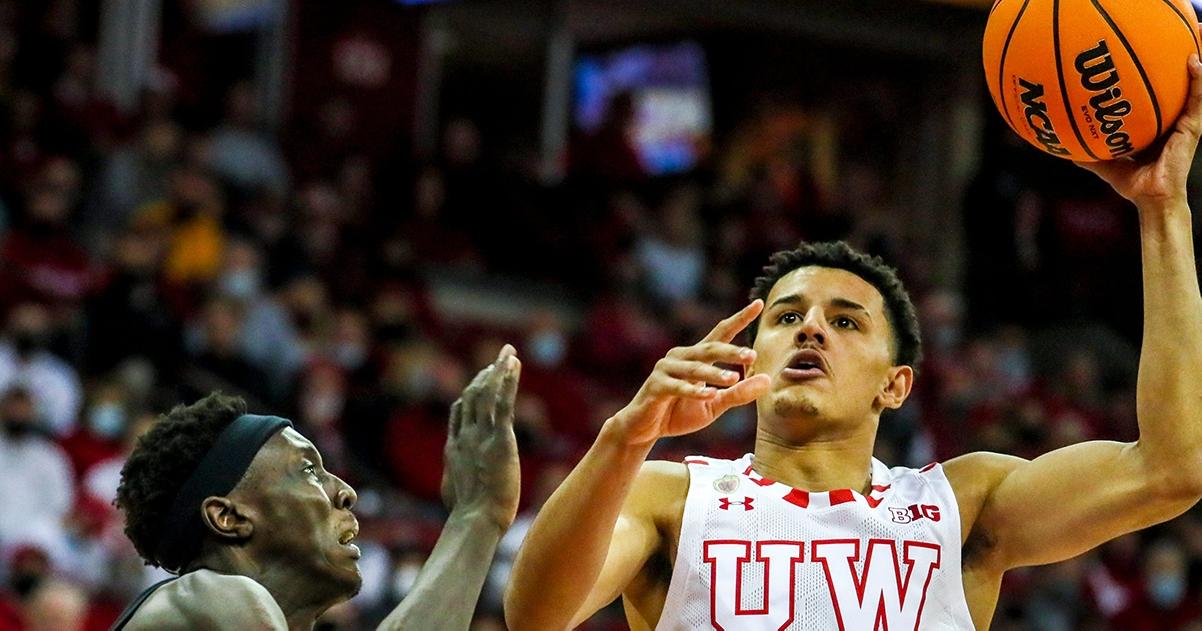 Wisconsin's Johnny Davis is averaging 4.1 3-point attempts per game.